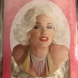 Marilynn | Accessories | Classic Marilyn Monroe Wig Adult Sz  display picture 3